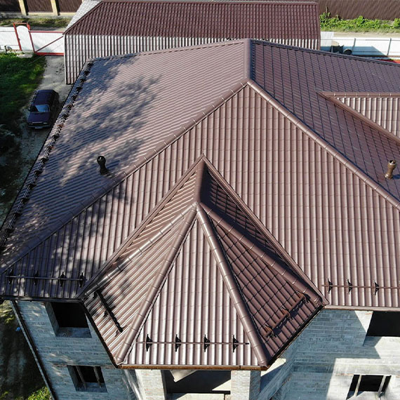 Монтаж сложной крыши и кровли в Называевске и Омской области